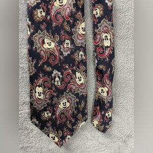 MICKEY MOUSE Tie Vintage Black Red Paisley Mickey Tie Works 100% Silk 57.5x3.5